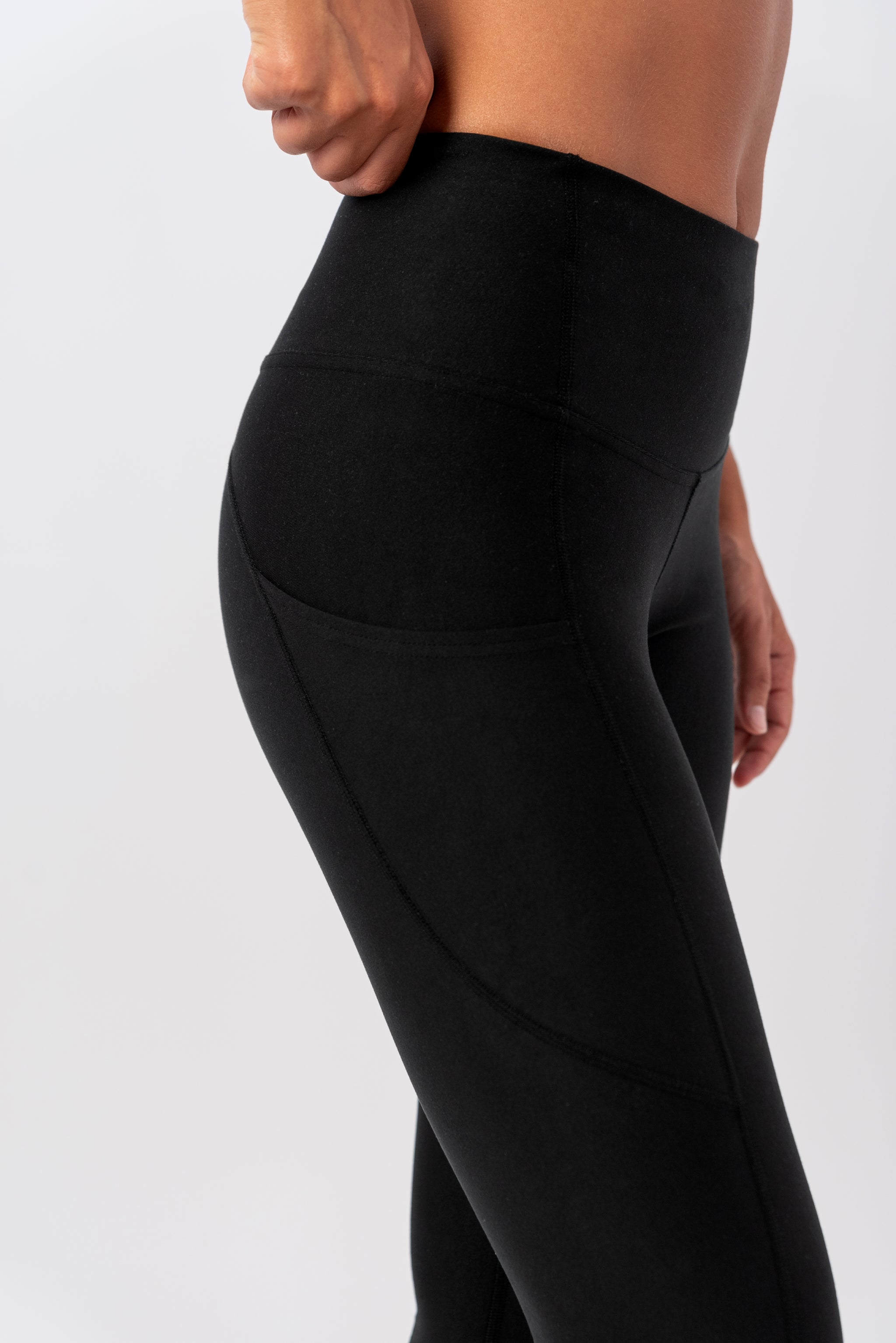 Side Pocket Leggings with Thermal Brushed Fabric Black XS / Black